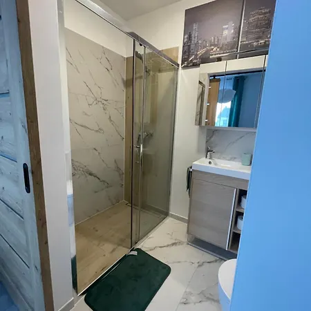 Z Tarasem Przy Lesie Apartment *